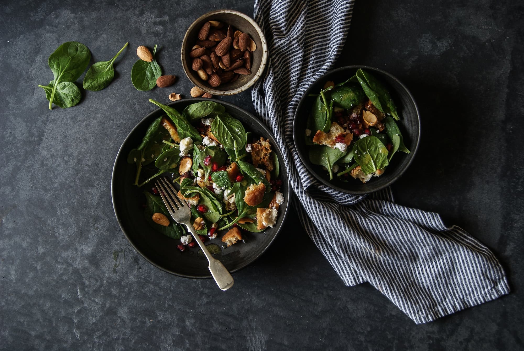 Salat mit Gemüse und Käse